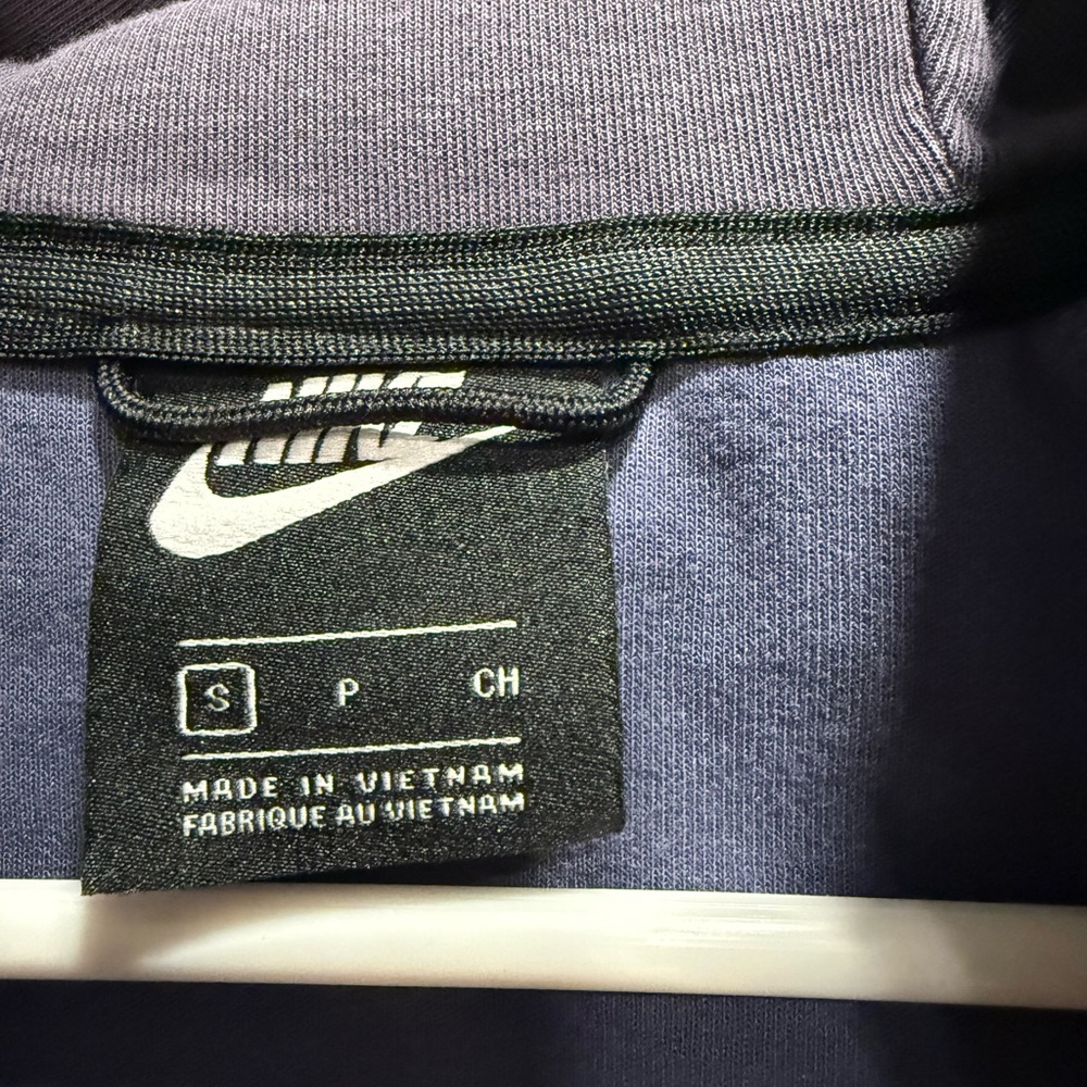 Boy’s Nike Tech Hooded Sweatshirt - Picture 5 of 5